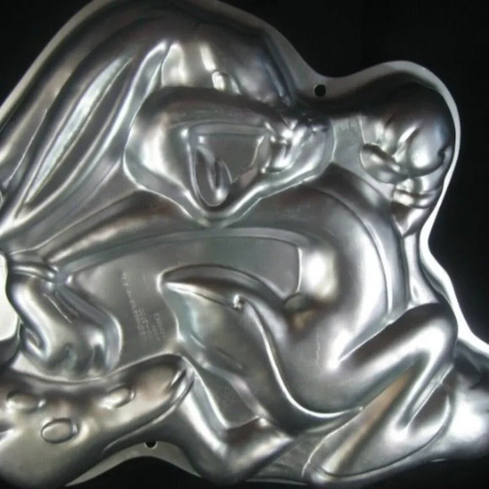 Bugs Bunny Cake Pan Wilton Mold 1996